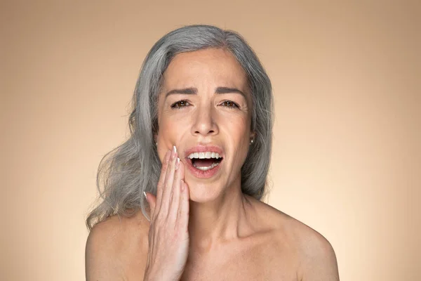 Senior Woman Suffering Toothache Feeling Pain Touching Cheek Looking Camera — Stock Photo, Image