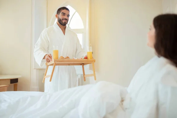 Honeymoon Morning Husband Delivering Gourmet Breakfast Tray Wife Celebrating Romantic — Stock Photo, Image