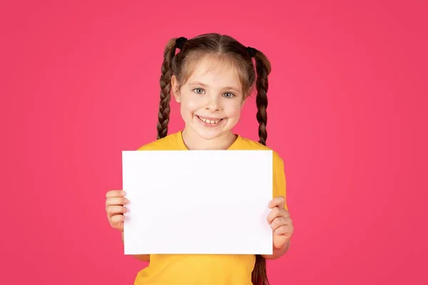 Portrait Smiling Little Girl Holding Blank White Placard Hands Happy — Stock Photo, Image