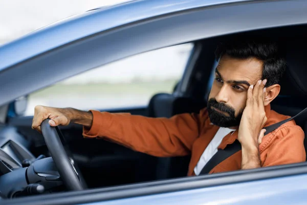 Problemas Trânsito Veículo Condução Homem Motorista Oriente Médio Descontente Sentado — Fotografia de Stock