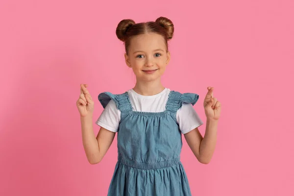 Cute Little Girl Crossing Fingers Looking Camera Cheerful Preteen Female — Stock Photo, Image
