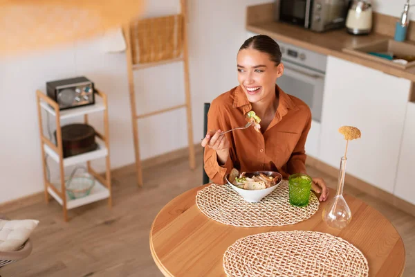Crisp Delights Happy Lady Enjoying Her Home Prepared Caesar Salad — Stock Photo, Image