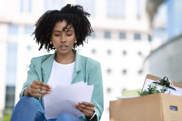 Upset Unemployed Jobless Young Black Woman Sitting Stairs Outdoors Cardbox — Stock Photo, Image