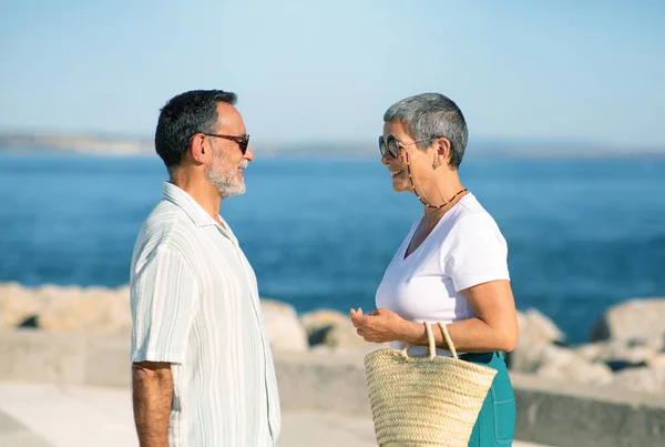 Maak Kennis Met Senior Liefde Volwassen Toeristen Man Vrouw Die — Stockfoto