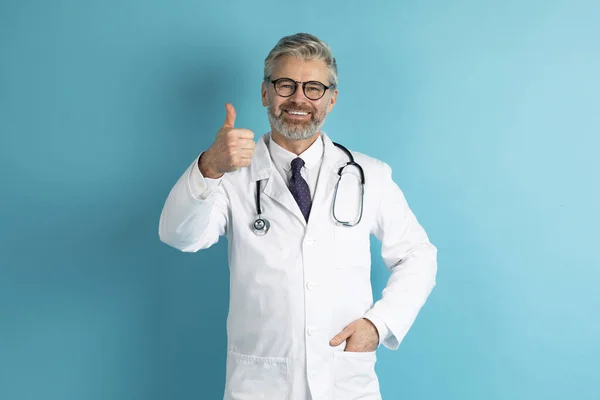 Good Looking Cheerful Handsome Grey Haired Middle Aged Man Medical — Stock Photo, Image