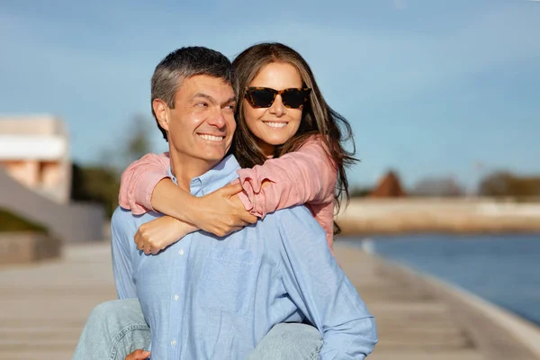 Beautiful Middle Aged Husband Wife Having Fun Outdoors Portrait Romantic — Stock Photo, Image