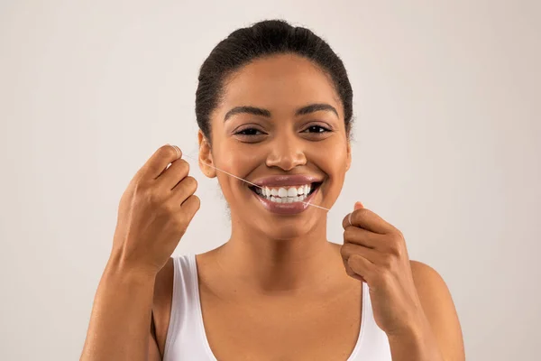 Higiene Bucal Concepto Cuidado Dental Primer Plano Del Estudio Atractiva — Foto de Stock