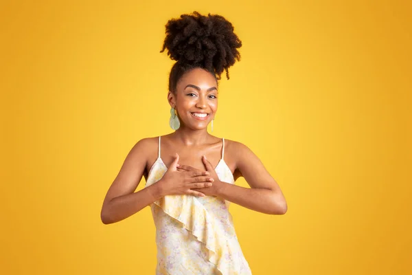 Cheerful Millennial African American Lady Presses Hands Chest Say Thanks — Stock Photo, Image