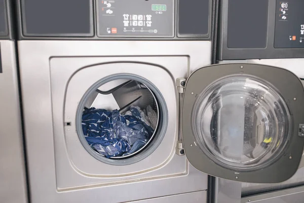 Public Laundry Shot Modern Industrial Washing Machine Opened Door Loaded — Stock Photo, Image