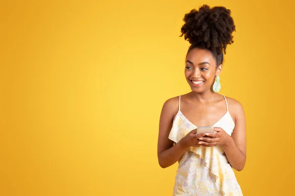 Smiling Millennial African American Lady Typing Smartphone Looking Blank Space — Stock Photo, Image