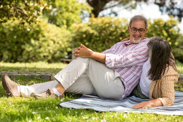 Smiling Senior European Couple Lie Plaid Enjoy Romantic Date Picnic — Stock Photo, Image