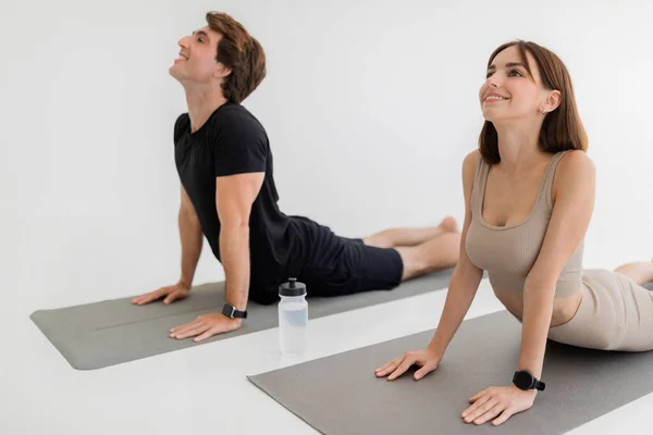 Happy Young European Couple Sportswear Stretching Exercise Practicing Yoga Breathing — Stock Photo, Image