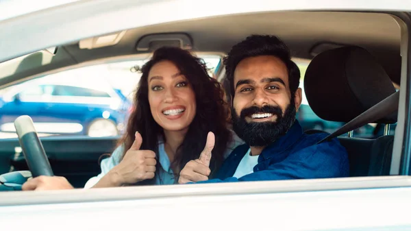Perfect Car Happy Middle Eastern Spouses Showing Thumbs Gesture Sitting — Stock Photo, Image