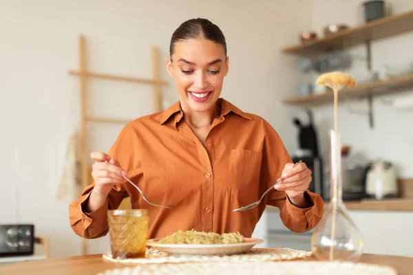 Hungry Lady Eating Holding Fork Spoon Eating Homemade Italian Pasta — Stock Photo, Image