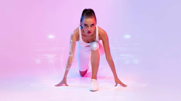 Motivated Runner Lady Posing Doing Crouch Start Wearing White Sportswear — Stock Photo, Image