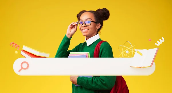 オンライン教育オファー ハッピー アフリカ系アメリカ人 ティーン ポーズ ととも インターネット アイコン オーバー 黄色い — ストック写真
