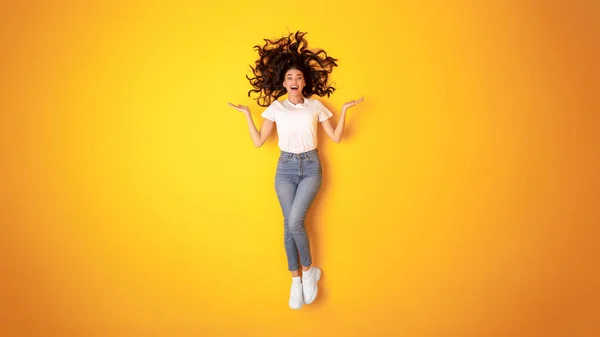 Excitement Emotion Full Length Shot Excited Young Woman Casual Lying — Stock Photo, Image