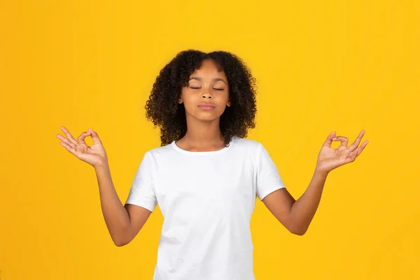Calm Adolescent African American Girl White Shirt Meditates Enjoys Silence — Stock Photo, Image