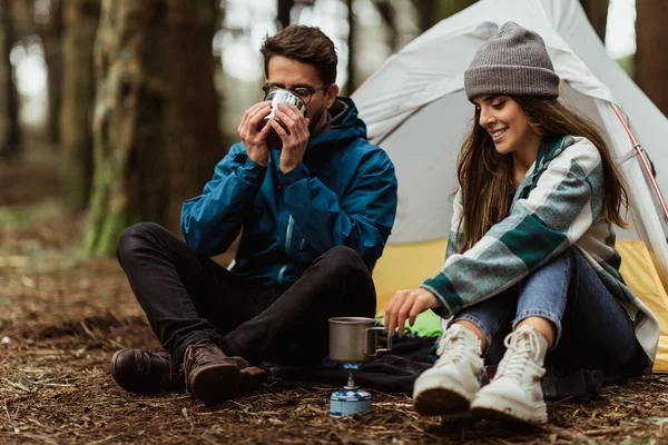 Cheerful Young Caucasian Couple Jackets Forest Enjoy Travel Vacation Tent — Stock Photo, Image