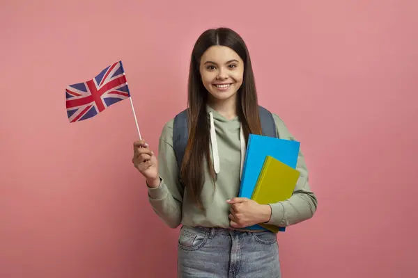 Onderwijs Het Buitenland Glimlachend Tiener Meisje Poseren Met Werkboeken Britse — Stockfoto