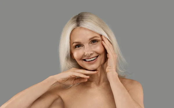 Cheerful Beautiful Mature Woman Bare Shoulders Posing Grey Background Portrait — Stock Photo, Image