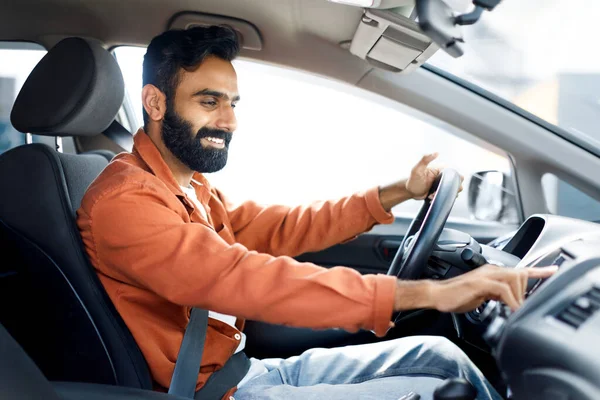 New Car Features Glad Indian Man Sitting Drivers Seat Pushing — Stock Photo, Image