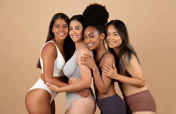 Cheerful Diverse Ethnic Women Different Underwear Enjoying Natural Beauty Posing — Stock Photo, Image