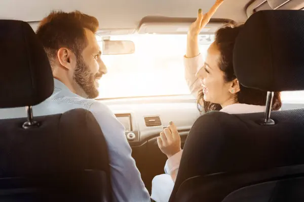While Listening Music Car Couple Feels Rhythm Woman Gleefully Dancing — Stock Photo, Image