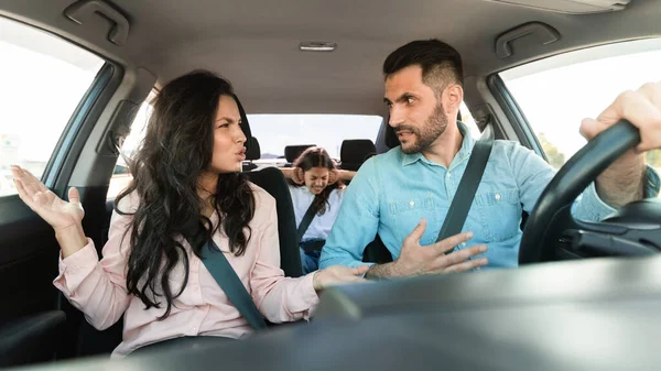 Man Woman Having Heated Discussion While Driving Visibly Upset Child — Stock Photo, Image