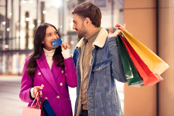 Happy Buyers Couple Shopping Winter City Street Stores Mall Woman — Stock Photo, Image