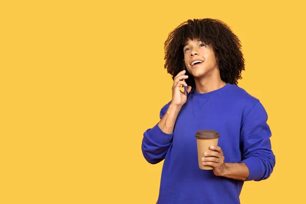 Happy Young Black Man Talking Cellphone Drinking Takeaway Coffee Cheerful — Stock Photo, Image