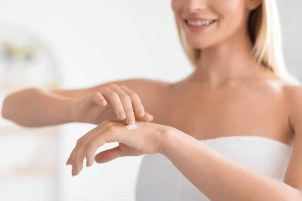 Cropped Shot European Blonde Woman Moisturizing Hands Pampering Her Skin — Stock Photo, Image