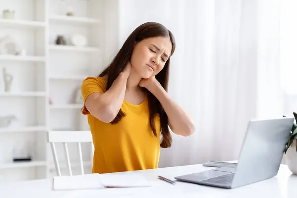 Tired Asian Freelancer Woman Neck Pain Sitting Desk Laptop Overworked — Stock Photo, Image