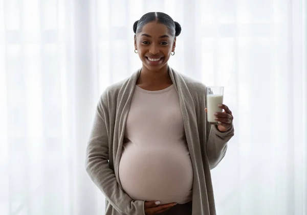 Cheerful African American Expecting Woman Holding Glass Milk Kefir Yogurt — Stock Photo, Image