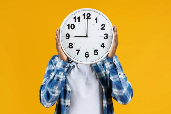 Unrecognizable Black Male Holding Large Clock Front His Face African — Stock Photo, Image