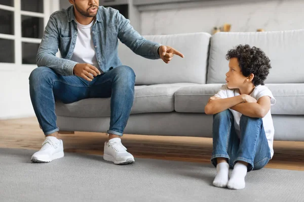 Young Black Father Scolding His Preteen Son Home Pointing Finger — Stock Photo, Image