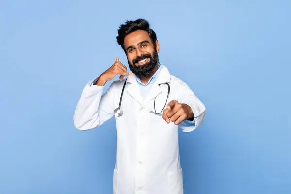Middle Aged Bearded Male Doctor Friendly Smile Making Call Hand — Stock Photo, Image