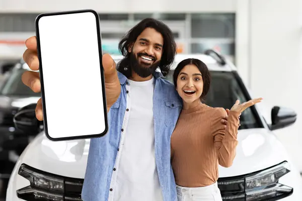 Positive Young Indian Couple Casual Standing Brand New White Car — Stock Photo, Image