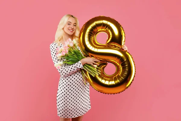 Smiling Blonde Lady Holding Golden Number Balloon Bouquet Pink Tulips — Stock Photo, Image