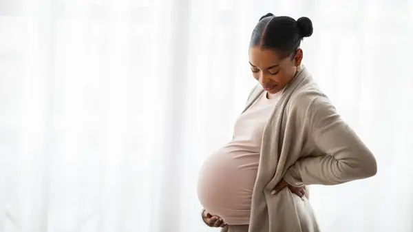 Maternità Concetto Gravidanza Bella Giovane Donna Afroamericana Incinta Che Indossa — Foto Stock