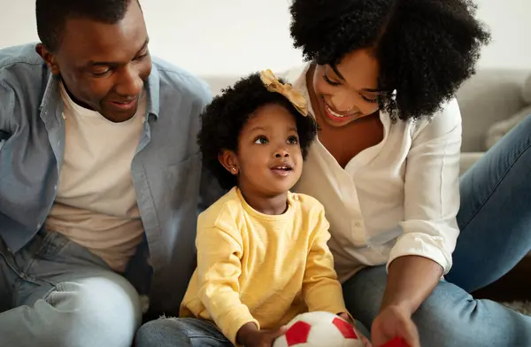 Bewust Ouderschap Close Van Afrikaanse Amerikaanse Familie Vader Moeder Peuter — Stockfoto