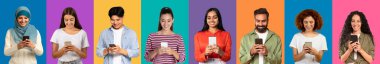 Akıllı telefonlarına dalmış, gökkuşağı renkli bir zemin, sohbet, stüdyo ve panorama karşısında çeşitli modern moda ürünleri sergileyen sekiz farklı insandan oluşan çekici bir grup.