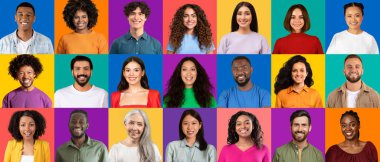 Çok ırklı bireylerin dinamik bir gülümsemesi canlı renkli panellere karşı pozitiflik ve güven yayıyor, video görüşmesinin, stüdyonun, panoramanın keyfini çıkarıyor