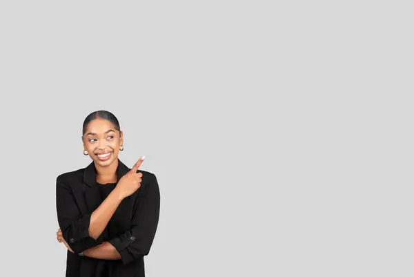 Bin Yıllık Afro Amerikan Kadını Güler Yüzlü Yandan Bakan Reklam — Stok fotoğraf