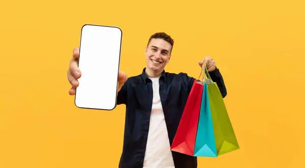 Cool Blanke Man Met Smartphone Met Wit Leeg Scherm Kleurrijke — Stockfoto