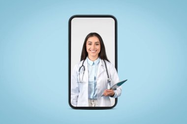 Dijital sağlık uygulaması arayüzü, elinde dosya tutan neşeli kadın doktor hasta bakımını ve kayıt tutmasını sembolize ediyor, mavi arka plan.