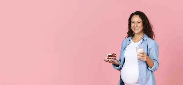 Positive Young Pregnant Woman Red Velvet Cake Glass Milk Posing — Stock Photo, Image