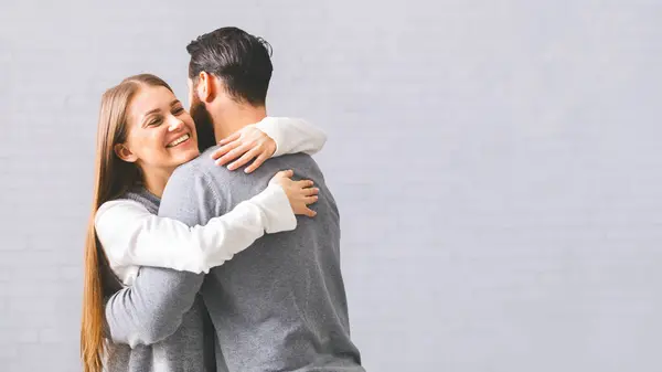 Couple Reunion Loving Husband Wife Embracing Successful Group Marriage Therapy — Stock Photo, Image