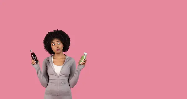 Indecisive Young Black Woman Curly Hair Holding Soda Bottle One — Stock Photo, Image
