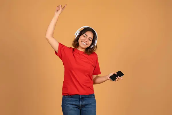 Joyful Young Middle Eastern Woman Listening Music Closed Eyes Dancing — Stock Photo, Image